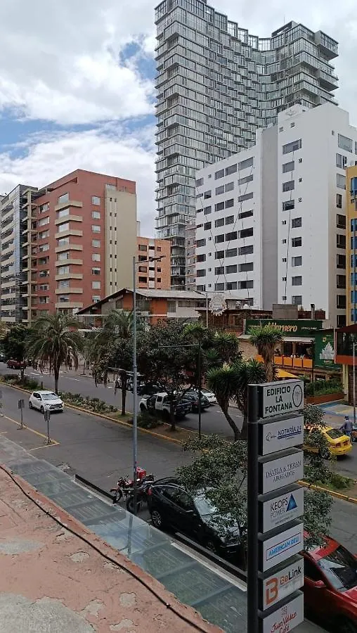 Suite La Carolina Quicentro Shopping 키토 0*,